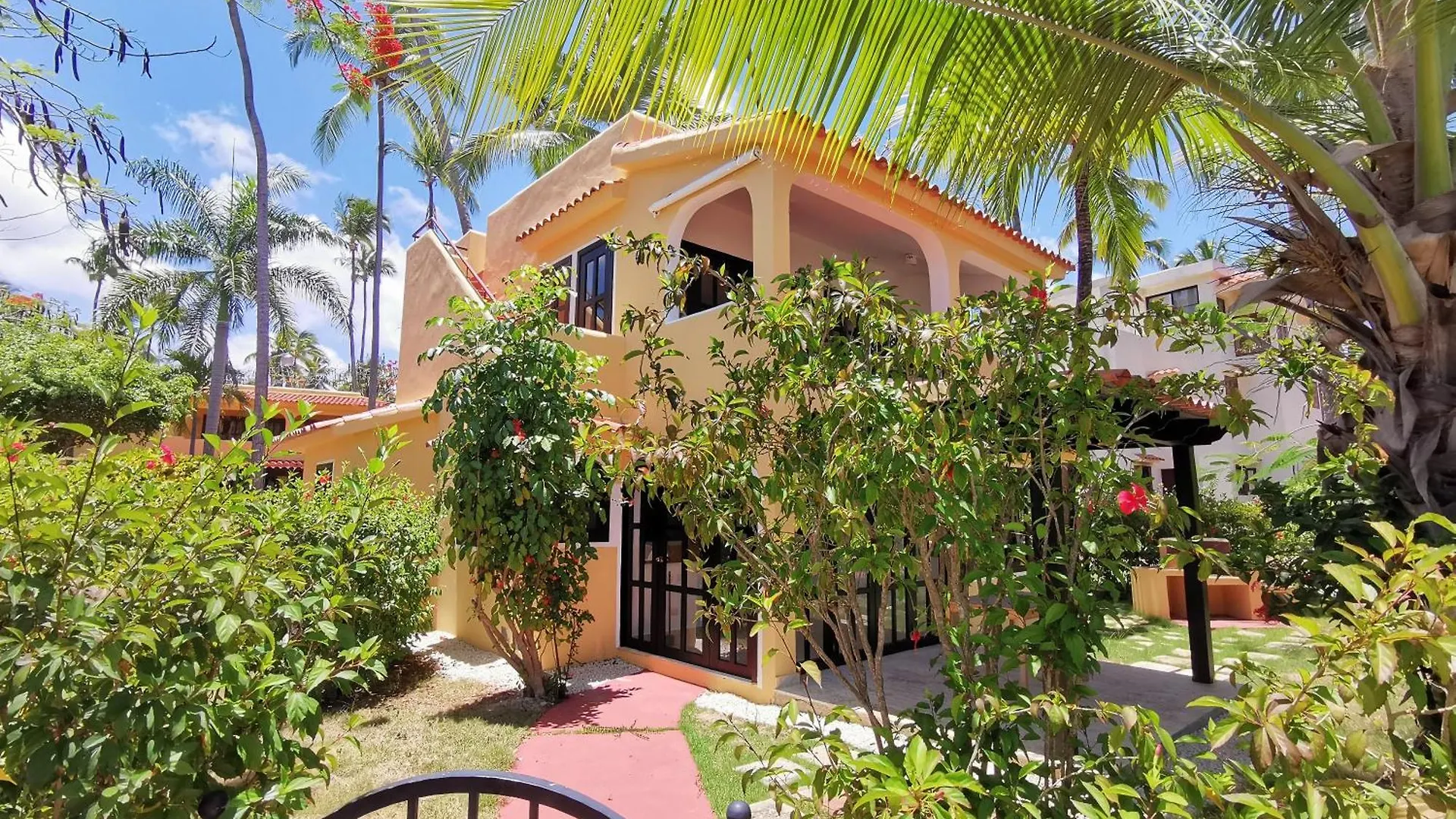 Hotel Deluxe Villas Los Corales Beach & Spa - Best Price For Vacation Rental Punta Cana