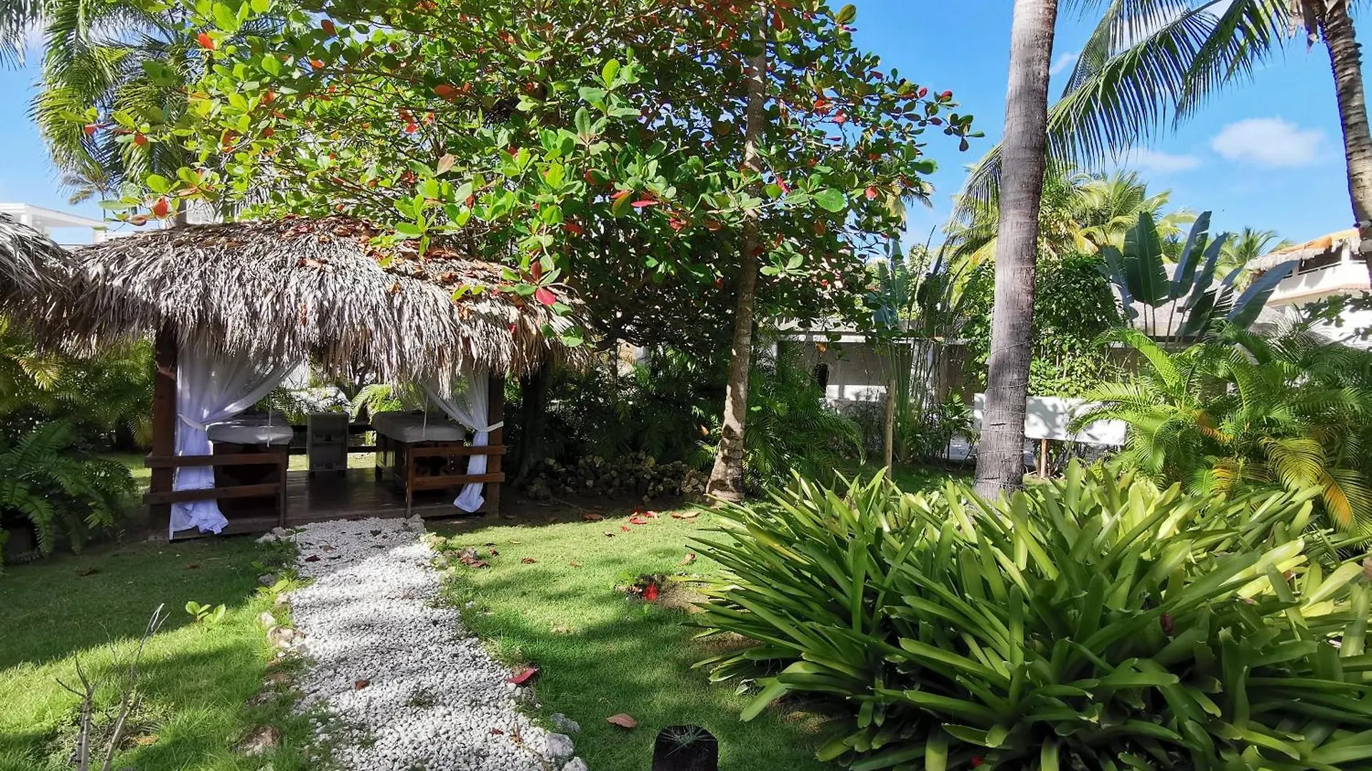 Deluxe Villas Los Corales Beach & Spa - Best Price For Vacation Rental Punta Cana Hotel